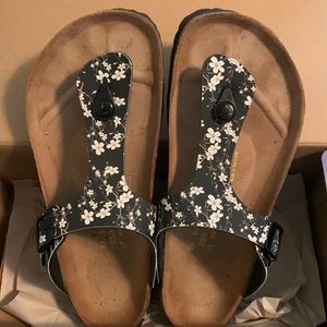 Magnolia Blossom Birkenstocks. ✨